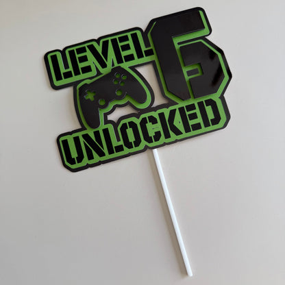 The Card-stock Cake Topper